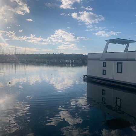 House Boat Oliva - Floating House Villa Pula Luaran gambar