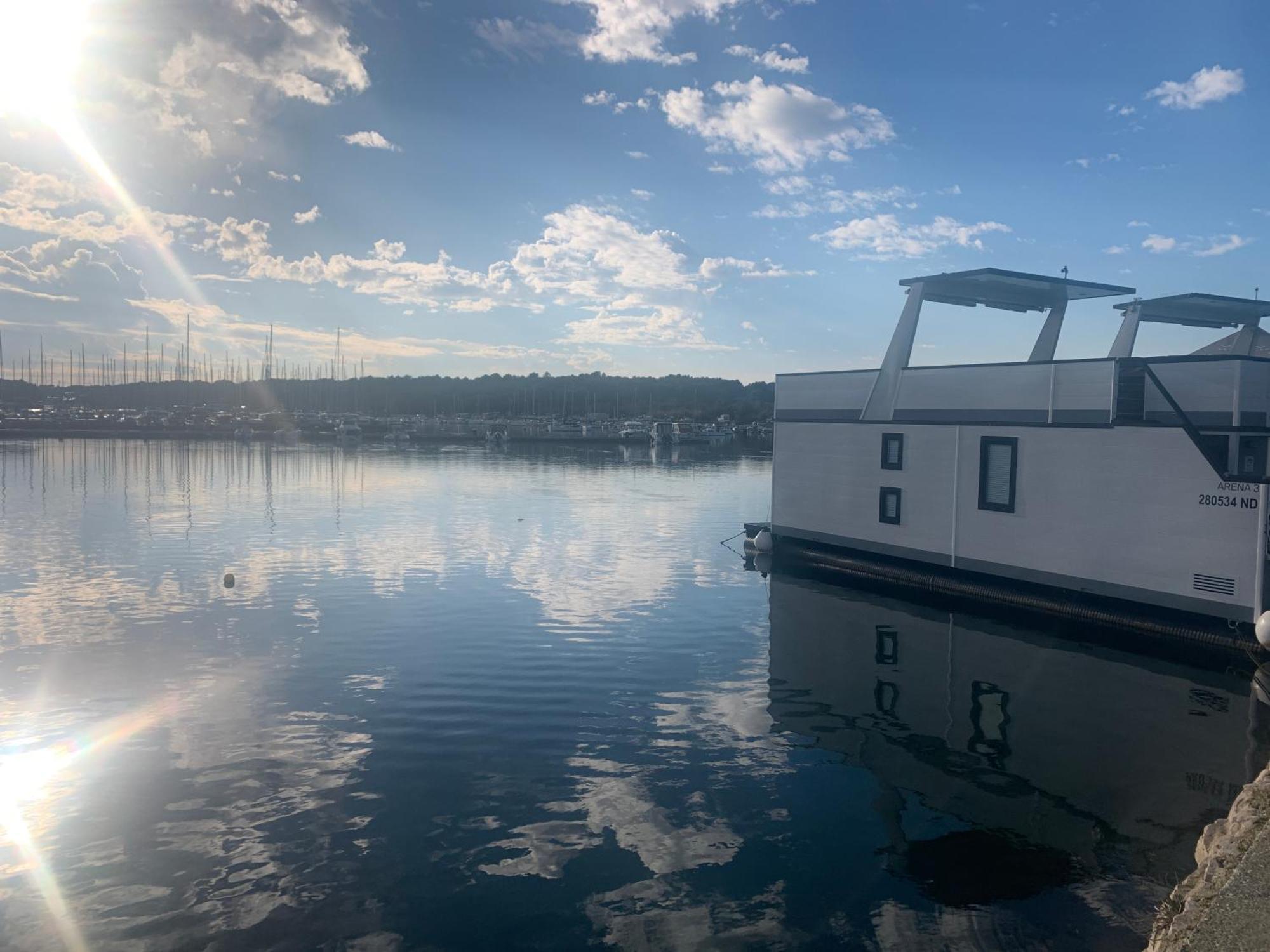 House Boat Oliva - Floating House Villa Pula Luaran gambar